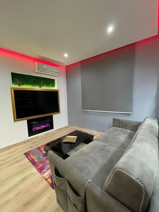 Gold Apartment ティラナ