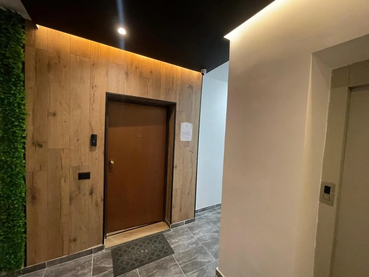 Gold Apartment ティラナ 0*,